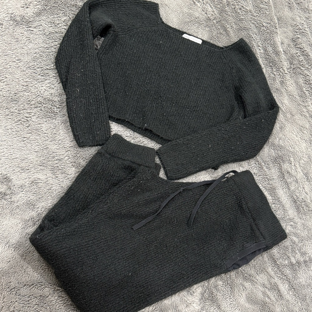 Express x Olivia Culpo Black Knit set